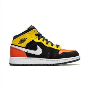 Air Jordan 1 Mid SE GS 'Amarillo Team Orange' | Toddler Size 11C | Used